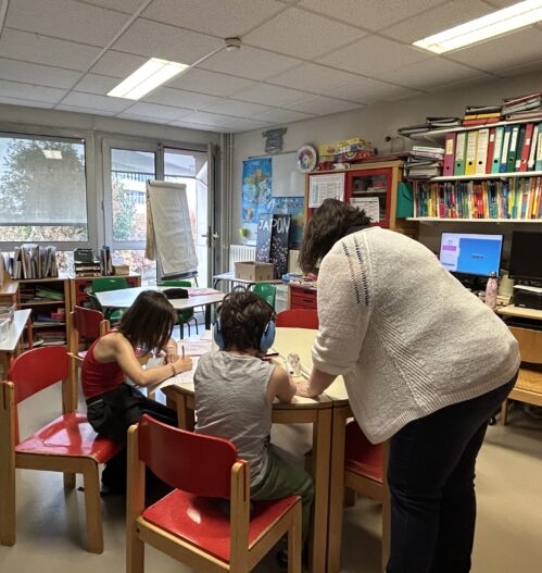 Se soigner et apprendre : quel rôle pour l’école à l’hôpital ?